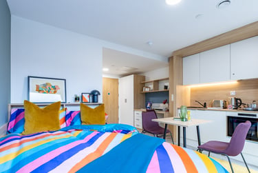 Penthouse Skyline Studio - Image 1
